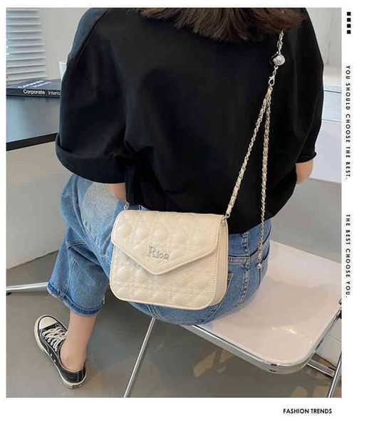 fashion design sense female lingge small square texture chain one shoulder messenger
fashion design sense female lingge small square texture chain one shoulder messenger