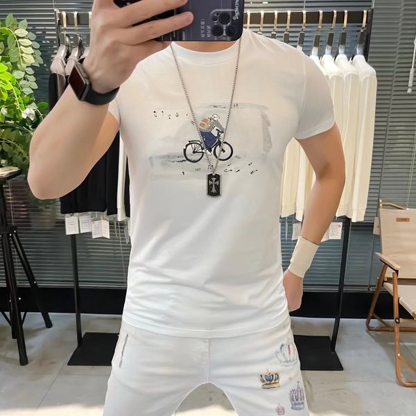 2022 summer t shirt new european and american fashion printed short sleeve men's slim versatile shirt plus size, White;black
2022 summer t shirt new european and american fashion printed short sleeve men's slim versatile shirt plus size, White;black