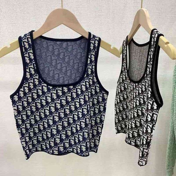 2022 summer new letter jacquard pattern short u-neck ice silk knitted vest for women, White
2022 summer new letter jacquard pattern short u-neck ice silk knitted vest for women, White