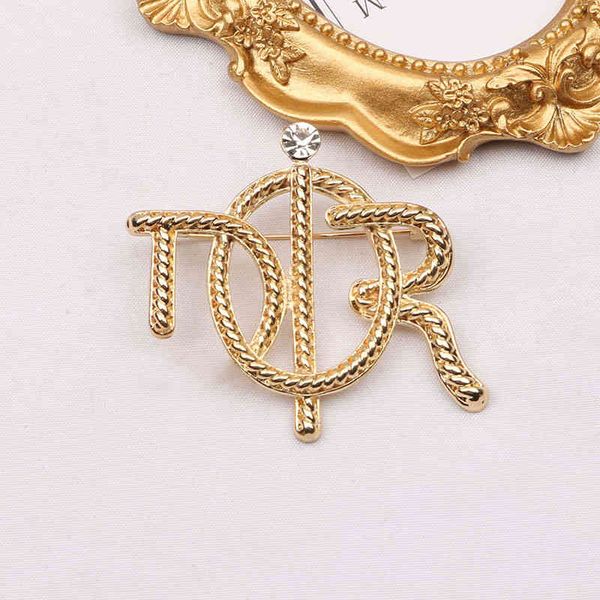 fashion new jewelry trend luxury brand designer wholesale d family seri accsori temperament twist letter coat suit, Silver
fashion new jewelry trend luxury brand designer wholesale d family seri accsori temperament twist letter coat suit, Silver