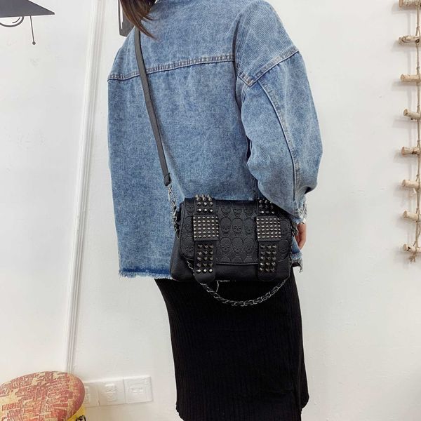 happy_buy_bag 2022women's bag bags chain wrist fashion women's bag rivet skull head women's single shoulder diagonal handbag
happy_buy_bag 2022women's bag bags chain wrist fashion women's bag rivet skull head women's single shoulder diagonal handbag