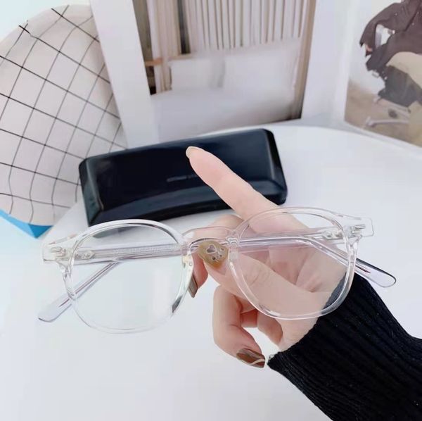 50% discount for factory direct salesg's same leg irregular light myopic female rivet frame, White;black
50% discount for factory direct salesg's same leg irregular light myopic female rivet frame, White;black