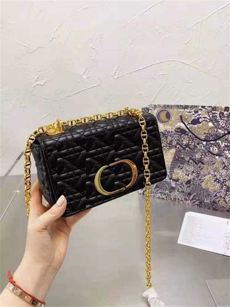 fashion women handbag luxury brand designer shoulder bag 2022 chain high-quality lambskin and metal hardware crossbody bags will never fade 
fashion women handbag luxury brand designer shoulder bag 2022 chain high-quality lambskin and metal hardware crossbody bags will never fade
