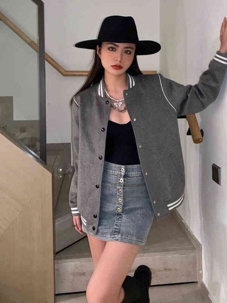 2021 winter new p family baseball jacket with cotton jacket women's versatile thin wool grey triangle, Black;brown
2021 winter new p family baseball jacket with cotton jacket women's versatile thin wool grey triangle, Black;brown