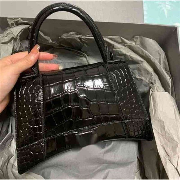 handbags balencaigass luxury designer bags 2022 italy b-button bag hourglasss crocodile leather
handbags balencaigass luxury designer bags 2022 italy b-button bag hourglasss crocodile leather