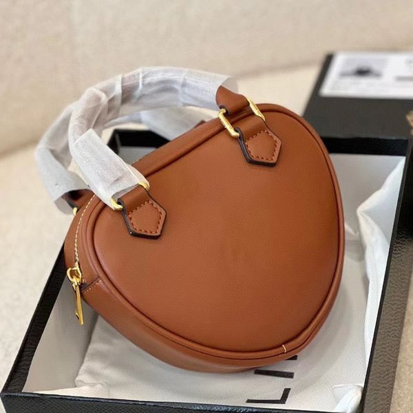 luxury designer bag ladies cross body shoulder bags handbags lady multifunctional large-capacity fashion classic leather heart-shaped bag 02
luxury designer bag ladies cross body shoulder bags handbags lady multifunctional large-capacity fashion classic leather heart-shaped bag 02