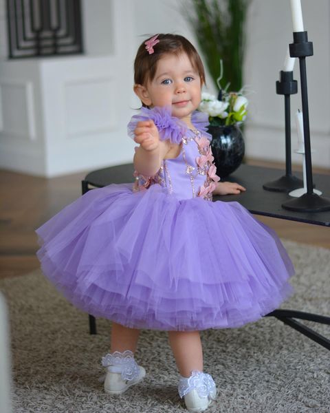 2022 cute lavender sequined princess flower girls dresses sleeveless tulle lace appliques tiered low tea length birthday girl pageant gowns, White;blue
2022 cute lavender sequined princess flower girls dresses sleeveless tulle lace appliques tiered low tea length birthday girl pageant gowns, White;blue