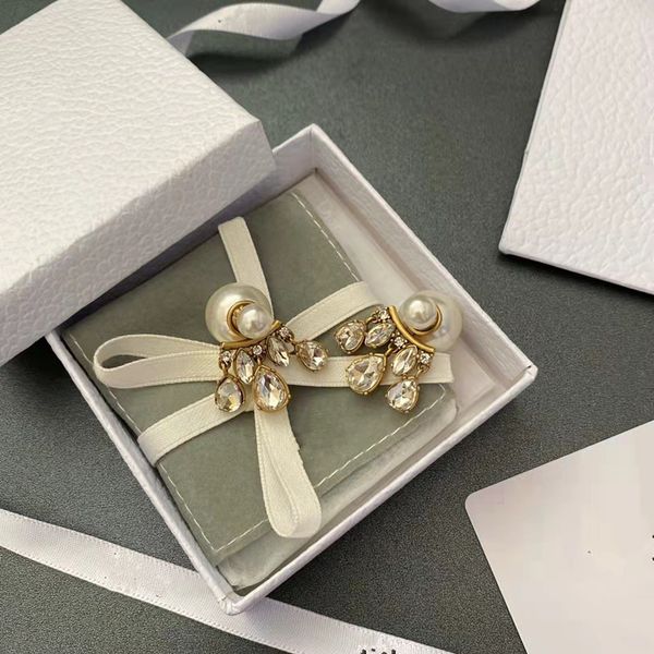 shinng temperament pearl stud earrings for lady women party wedding lovers gift engagement jewelry for bride high quality, Golden;silver
shinng temperament pearl stud earrings for lady women party wedding lovers gift engagement jewelry for bride high quality, Golden;silver