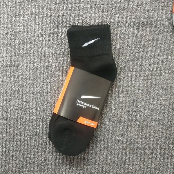 men's classic fashion socks 3 pairs of 1 card hook brand designer versatile sports sock men women luxury wear medium short sportsocks p, Black
men's classic fashion socks 3 pairs of 1 card hook brand designer versatile sports sock men women luxury wear medium short sportsocks p, Black