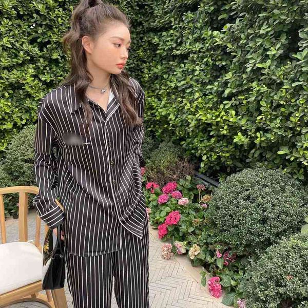 stripe medieval style outer pajama style suit shirt + straight tube wide leg pants, White
stripe medieval style outer pajama style suit shirt + straight tube wide leg pants, White
