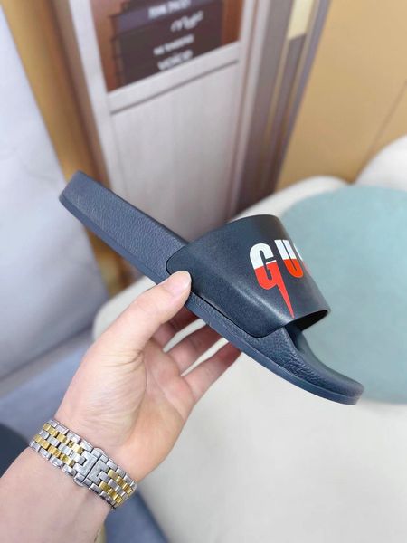 slippers sliders classics men women slipper fashion luxurys designers slides flat bottom slide ladies sandals beach size 38-45, Black
slippers sliders classics men women slipper fashion luxurys designers slides flat bottom slide ladies sandals beach size 38-45, Black