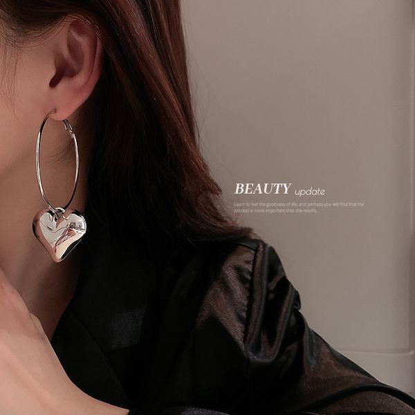 925 silver needle european and american fashion metal heart simple bracelet ear ring temperamental cold style earrings earrings high-grade e, Golden
925 silver needle european and american fashion metal heart simple bracelet ear ring temperamental cold style earrings earrings high-grade e, Golden