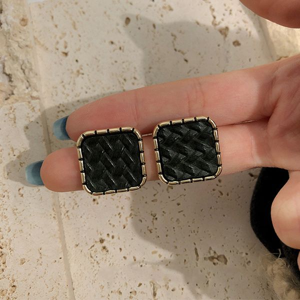 square simple earrings 925 silver needle minority design temperament personality female, Golden;silver
square simple earrings 925 silver needle minority design temperament personality female, Golden;silver