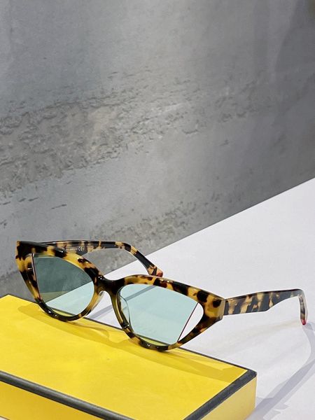 fashion design women sunglasses 40009i cat eye frame catwalk luxury brand designer glasses outdoor uv 400 protective lens simple style with, White;black
fashion design women sunglasses 40009i cat eye frame catwalk luxury brand designer glasses outdoor uv 400 protective lens simple style with, White;black