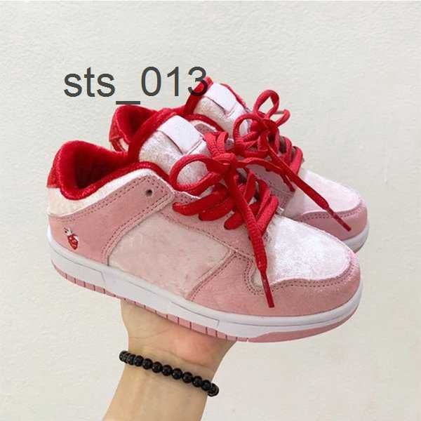 sneakers 2023 kids shoes black white panda chunky athletic outdoor boys girls casual fashion sneakers children walking toddler sports traine, Black;red
sneakers 2023 kids shoes black white panda chunky athletic outdoor boys girls casual fashion sneakers children walking toddler sports traine, Black;red
