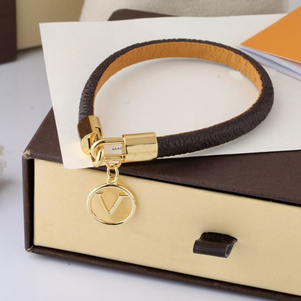 vintage pattern leather bracelets for women and men classic designer high end glamour bracelets fashion wedding jewelry gifts, Golden;silver
vintage pattern leather bracelets for women and men classic designer high end glamour bracelets fashion wedding jewelry gifts, Golden;silver