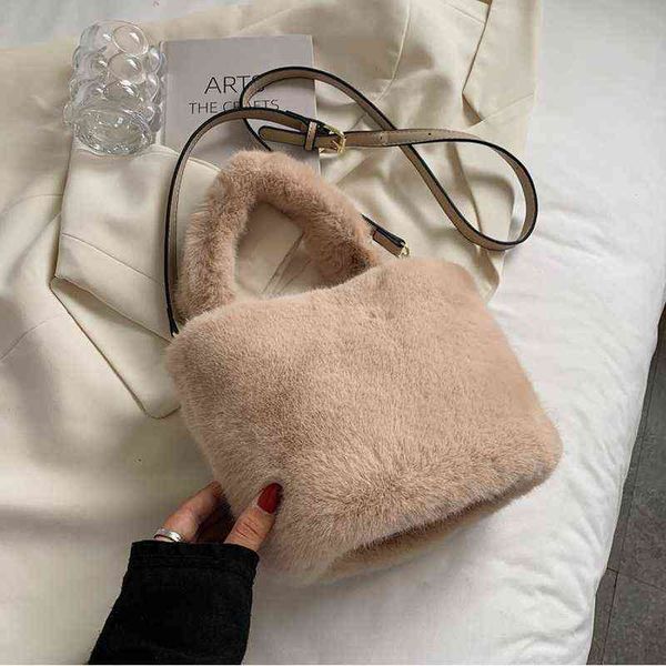 evening bags cute fluffy plush handle for women solid color hairy shoulder crossbody ladies bucket purses and handbags 220727
evening bags cute fluffy plush handle for women solid color hairy shoulder crossbody ladies bucket purses and handbags 220727