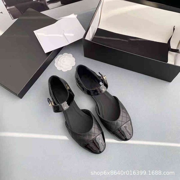 slippers high version small fragrance shallow mouth french mary jane black and white mesh leather hollow low heel women's single shoes
slippers high version small fragrance shallow mouth french mary jane black and white mesh leather hollow low heel women's single shoes