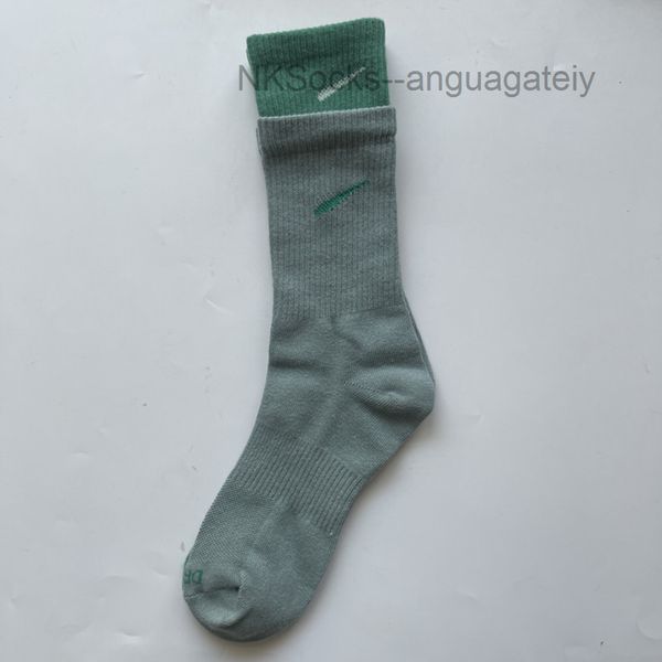 classic fashion men socks hook brand color stitched men's women's long tube sports training sock street couple middle tubes luxury, Black
classic fashion men socks hook brand color stitched men's women's long tube sports training sock street couple middle tubes luxury, Black