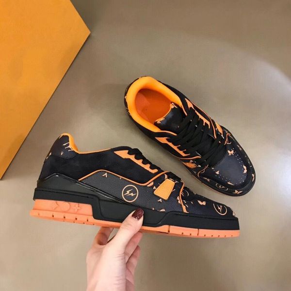 2022ss luxury designer men's casual shoes ultra-light foamed outsole wear-resistant and comfortablesize38-45 jkjhj00003, Red;white
2022ss luxury designer men's casual shoes ultra-light foamed outsole wear-resistant and comfortablesize38-45 jkjhj00003, Red;white