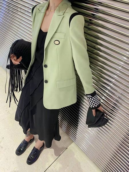 women's suits & blazers designer 2022 early spring ce new light luxury green suit coat female fashion celebrities loose temperament lei, White;black
women's suits & blazers designer 2022 early spring ce new light luxury green suit coat female fashion celebrities loose temperament lei, White;black