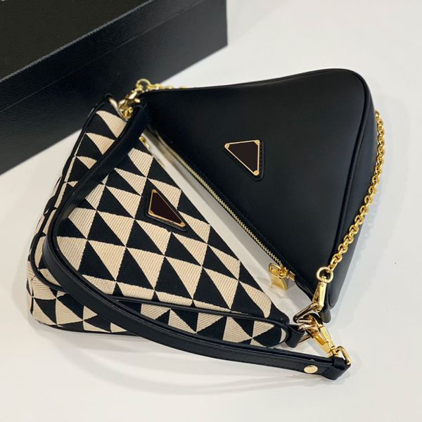 2023 fashion designer bag women luxurious tote bag two-tone shoulder bags casual all-match nylon cloth totes small high-end retro totes sac
2023 fashion designer bag women luxurious tote bag two-tone shoulder bags casual all-match nylon cloth totes small high-end retro totes sac