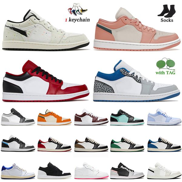 2022 with socks jumpman 1 low basketball shoes for women mens reverse black toe cactus jack black university blue 1s jiodn sneakers light ma
2022 with socks jumpman 1 low basketball shoes for women mens reverse black toe cactus jack black university blue 1s jiodn sneakers light ma