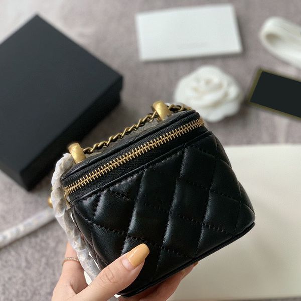 2022ss womens classic mini bags two little ball cosmetic case box quilted gold matelasse chain adjustable shoulder strap crossbody purse tin
2022ss womens classic mini bags two little ball cosmetic case box quilted gold matelasse chain adjustable shoulder strap crossbody purse tin