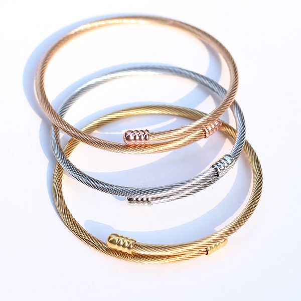 tricolor bracelet stainless steel wire woven fried dough twist vacuum plated female, Golden;silver
tricolor bracelet stainless steel wire woven fried dough twist vacuum plated female, Golden;silver