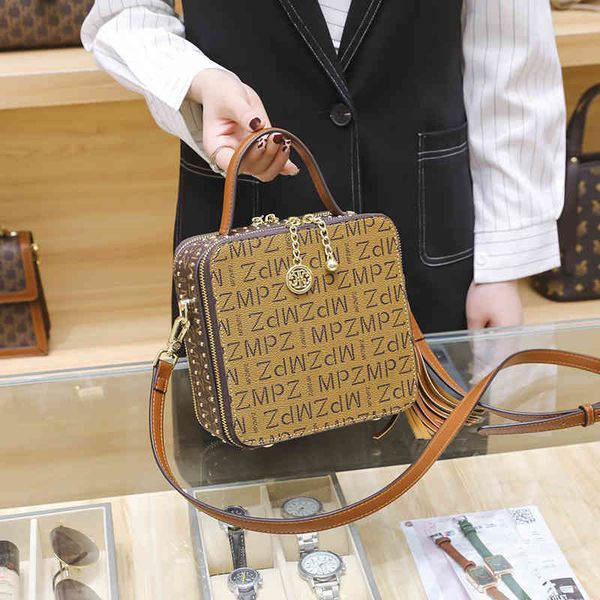 bag 2022 new versatile women's one diagonal portable small square letter shoulder messenger bags woman purse and handbags
bag 2022 new versatile women's one diagonal portable small square letter shoulder messenger bags woman purse and handbags