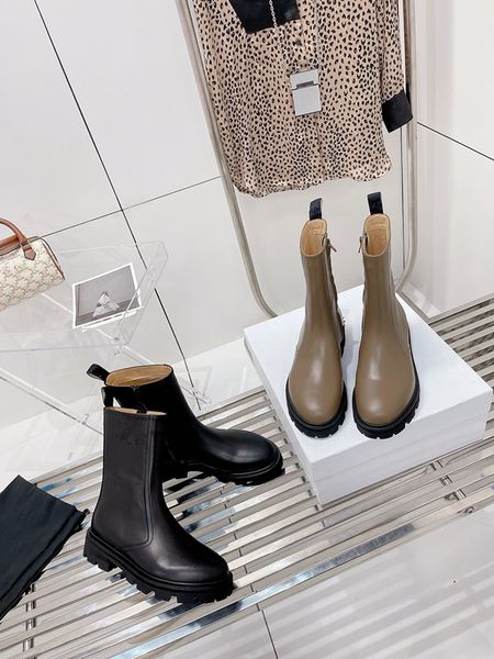 autumn winter style boots round toes platform martin women's mid british style chelsea boots fashion genuine leather comfortable for la, Black
autumn winter style boots round toes platform martin women's mid british style chelsea boots fashion genuine leather comfortable for la, Black