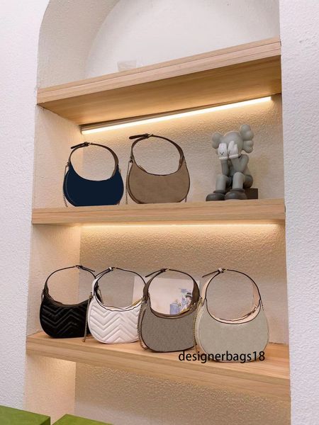 699514 new bag designer fashion women's armpit messenger vintage crescent bag with brand box single room women luxury shoulder summer b
699514 new bag designer fashion women's armpit messenger vintage crescent bag with brand box single room women luxury shoulder summer b