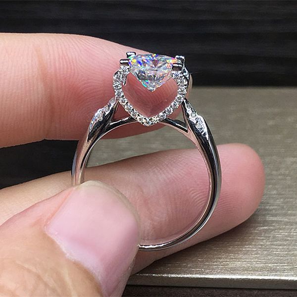 solitaire ring solid 18k white gold 1ct 6.5mm au750 bull head round brilliant cut side stones moissan engagement, Golden;silver
solitaire ring solid 18k white gold 1ct 6.5mm au750 bull head round brilliant cut side stones moissan engagement, Golden;silver