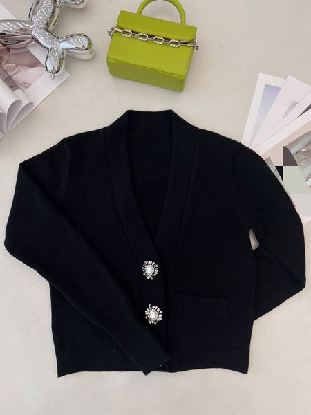 719 2022 milan runway autumn summer brand same style sweater long sleeve v neck cardigan plaid purple black striped pullover womens pingyi, White;black
719 2022 milan runway autumn summer brand same style sweater long sleeve v neck cardigan plaid purple black striped pullover womens pingyi, White;black