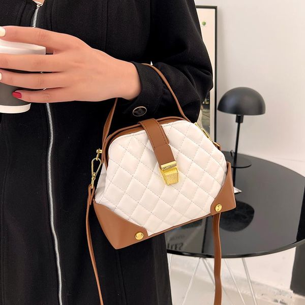evening bags brand 2022 stitching rivet diamond lattice women's shoulder bag designer luxury pu messenger handbag and purse female clut
evening bags brand 2022 stitching rivet diamond lattice women's shoulder bag designer luxury pu messenger handbag and purse female clut