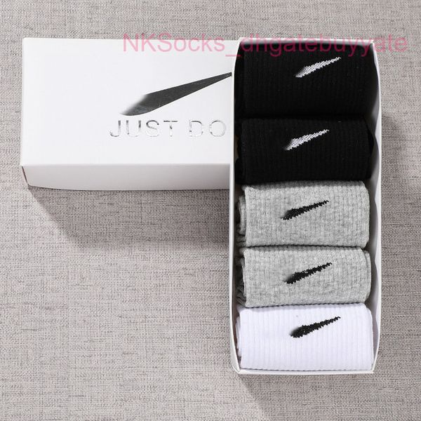 fashion men's classic socks gift box stockings hook brand black white gray medium tube sports cotton sweat absorbing sock men women lux
fashion men's classic socks gift box stockings hook brand black white gray medium tube sports cotton sweat absorbing sock men women lux