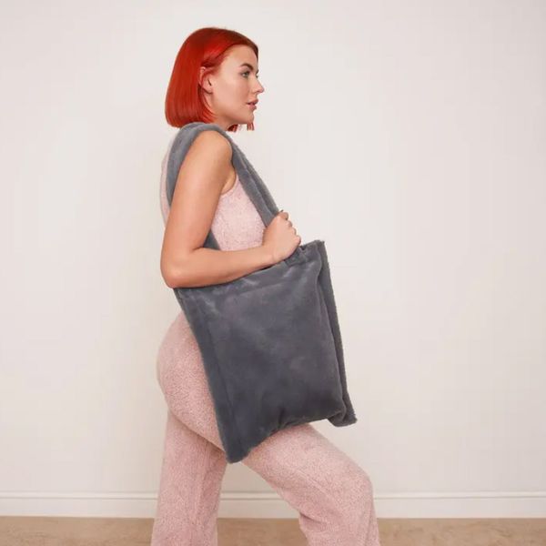 ohs faux rabbit fleece tote shoulder gift bags 10x13inch 12x14inch large shopping reusable velvet handle jewelry packaging sack, Pink;blue
ohs faux rabbit fleece tote shoulder gift bags 10x13inch 12x14inch large shopping reusable velvet handle jewelry packaging sack, Pink;blue