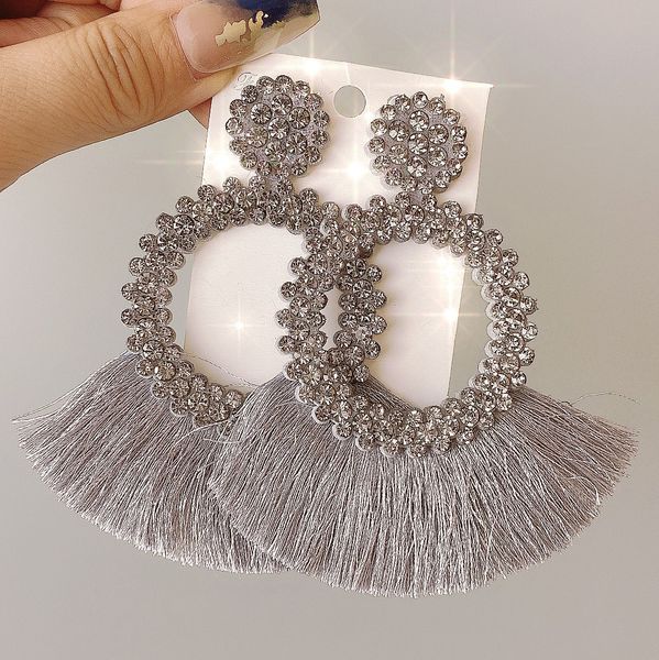 s2974 fashion jewelry personality silver color stud earrings inlaid rhinestone tassels earrings, Golden;silver
s2974 fashion jewelry personality silver color stud earrings inlaid rhinestone tassels earrings, Golden;silver