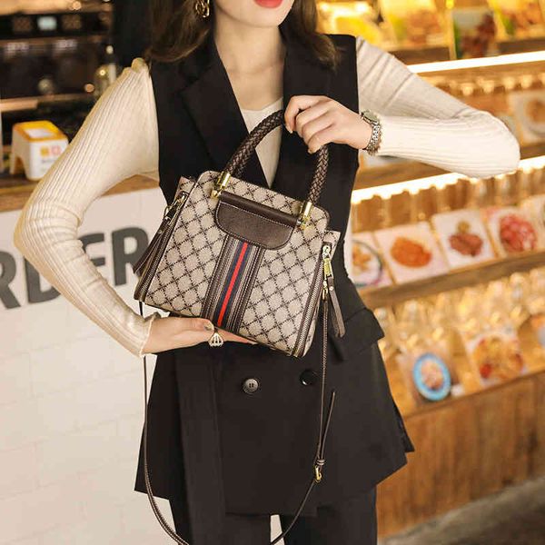 handbags handbag version easy to take spring and summer new printed bucket bag wide webbing sling one shoulder messenger bag women's
handbags handbag version easy to take spring and summer new printed bucket bag wide webbing sling one shoulder messenger bag women's