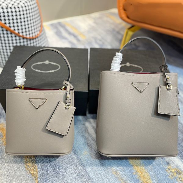 italy brand classic triangle sign panier handbags bags genuine leather women crossbody bag fashion shoulder totes luxury designer bucket bag
italy brand classic triangle sign panier handbags bags genuine leather women crossbody bag fashion shoulder totes luxury designer bucket bag