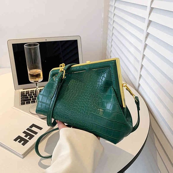 advanced texture f brand clutch bag womens summer new pattern niche designs clip light luxury feeling messenger handbag 220524
advanced texture f brand clutch bag womens summer new pattern niche designs clip light luxury feeling messenger handbag 220524