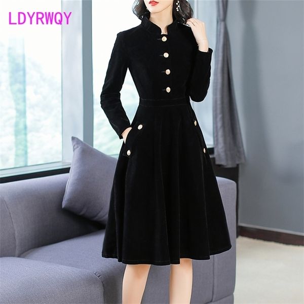 autumn and winter women's european and american hepburn style black thin retro collar velvet dress 220317, Black;gray
autumn and winter women's european and american hepburn style black thin retro collar velvet dress 220317, Black;gray