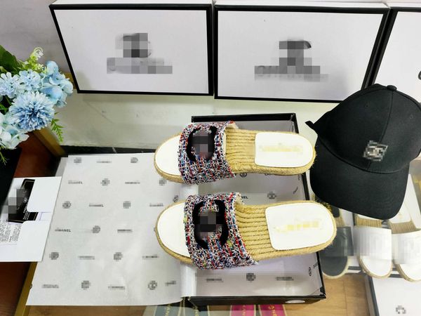 luxury slipper designer sandals for mens and womens women letters summer cool ands sleek wide flat shoe sizes 34-40, Black
luxury slipper designer sandals for mens and womens women letters summer cool ands sleek wide flat shoe sizes 34-40, Black