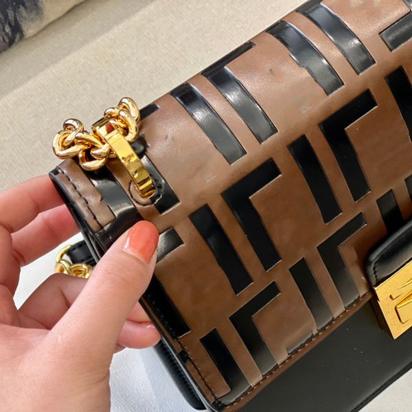 italy roma brand classic kan series flap shoulder bags genuine leather crossbody bag fashion selling handbag tote luxury designer chian bag
italy roma brand classic kan series flap shoulder bags genuine leather crossbody bag fashion selling handbag tote luxury designer chian bag