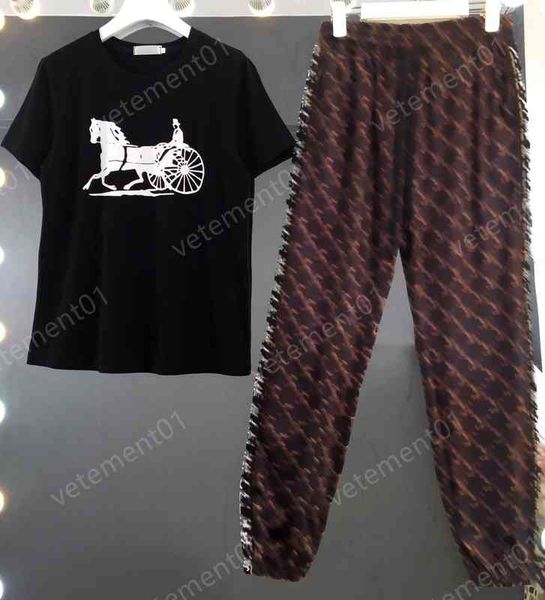womens two piece pants classic cartoon carriage print t-shirt brown striped panel trousers 2 piece sets luxury designer tracksuits women clo, White
womens two piece pants classic cartoon carriage print t-shirt brown striped panel trousers 2 piece sets luxury designer tracksuits women clo, White