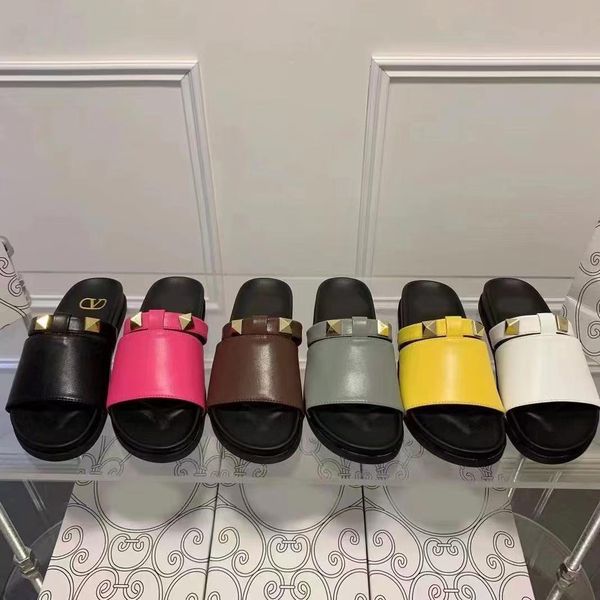2022 new summer slippers op56 leather casual soft soles non slip out thick open toe rivets one word women's slippers big fashion brands, Black
2022 new summer slippers op56 leather casual soft soles non slip out thick open toe rivets one word women's slippers big fashion brands, Black