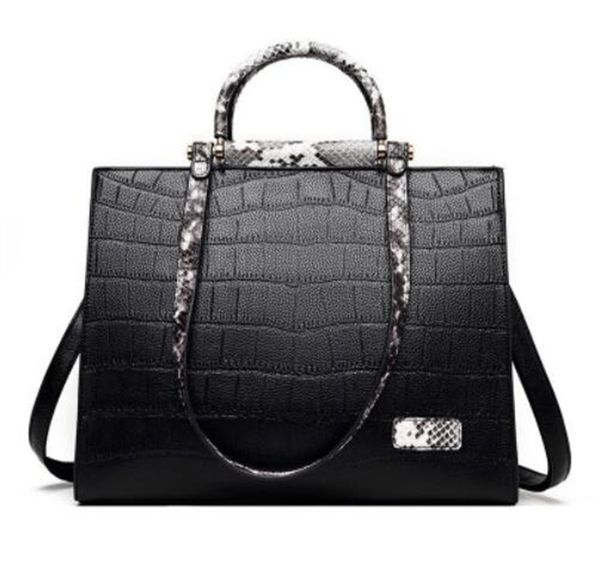 2022 new high qulity designers bags classic womens handbags ladies composite tote genuine leather clutch shoulder bag female purse lady back
2022 new high qulity designers bags classic womens handbags ladies composite tote genuine leather clutch shoulder bag female purse lady back