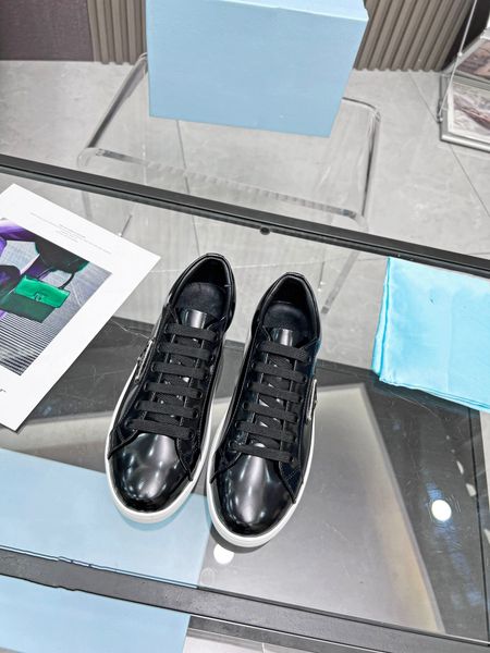 luxury fashion sneaker men causal shoes fashion woman leather lace up sneakers white black 0502
luxury fashion sneaker men causal shoes fashion woman leather lace up sneakers white black 0502