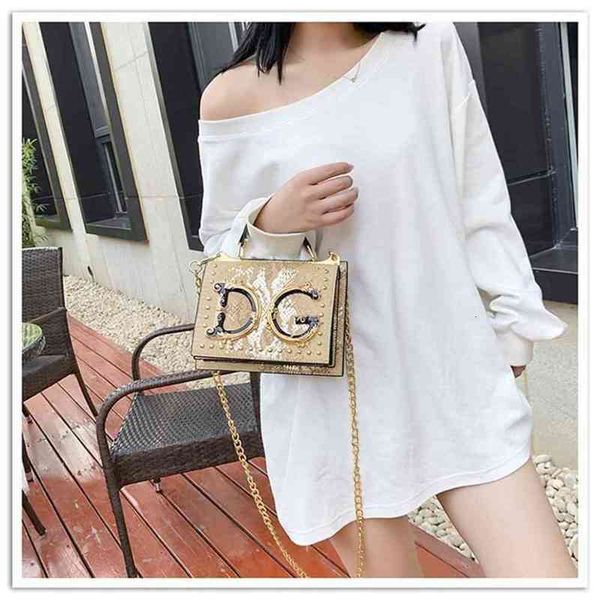 designer letter bags highest quality pattern hand small texture women's bag messenger handbag wholesale
designer letter bags highest quality pattern hand small texture women's bag messenger handbag wholesale
