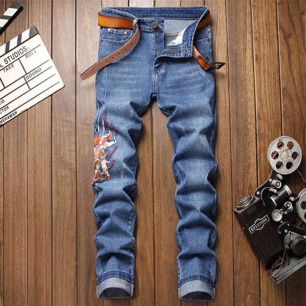 men's jeans chao brand qi tian da sheng sun wukong embroidered jeans men's fashion urban slim elastic blue long pants 1883 cqjv 
men's jeans chao brand qi tian da sheng sun wukong embroidered jeans men's fashion urban slim elastic blue long pants 1883 cqjv